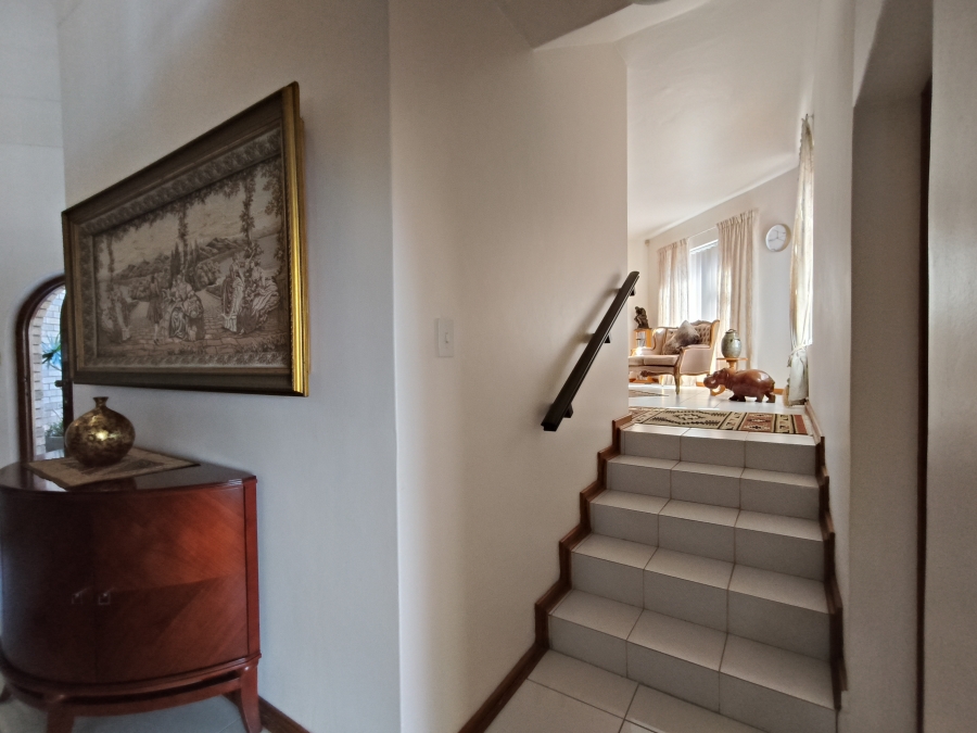 4 Bedroom Property for Sale in Wavecrest Eastern Cape